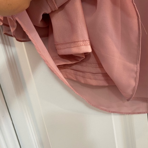 Gorgeous pink top with flowy ruffle sleeves - Picture 4 of 8